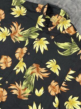 Jos. A. Bank 100% Silk Hawaiian Shirt Short Sleeve Black Floral Men's Size Large